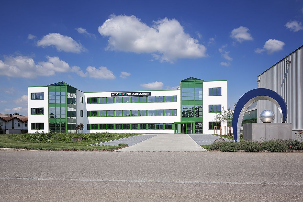Tox Pressotechnik Weingarten image 6 Titelbild Tox Pressotechnik Weingarten image 6 Titelbild