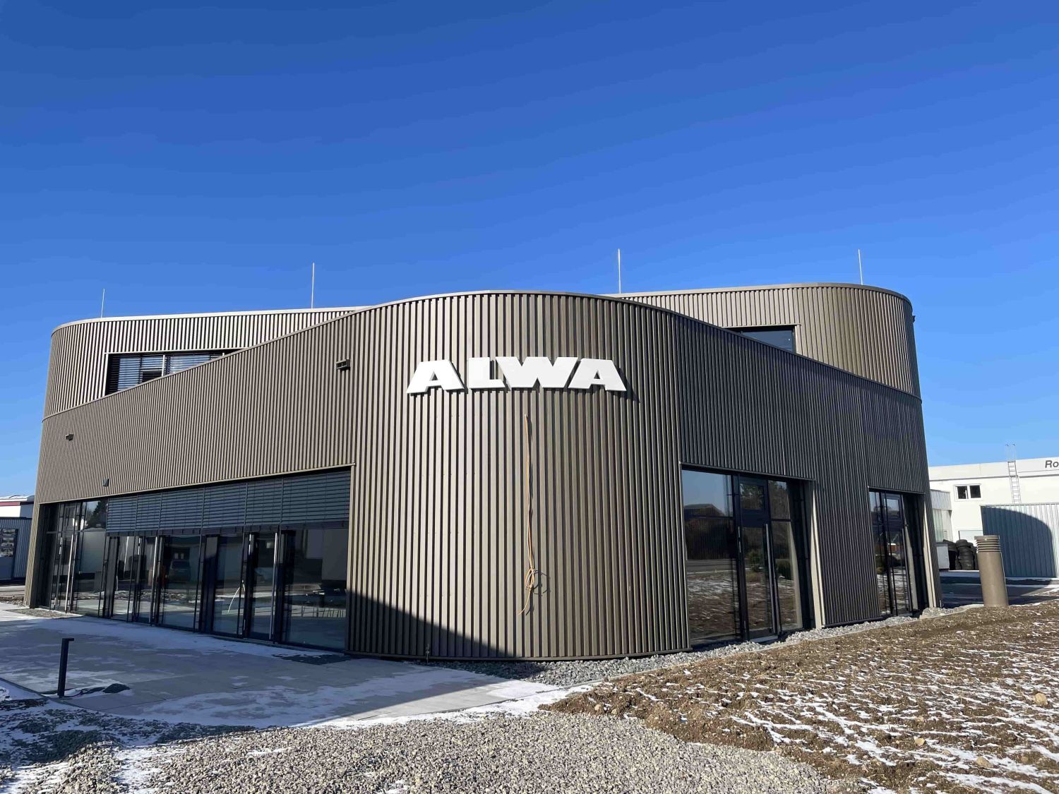 Neubau Verwaltungsgebaude mit Alufassade Neubau Verwaltungsgebaude mit Alufassade