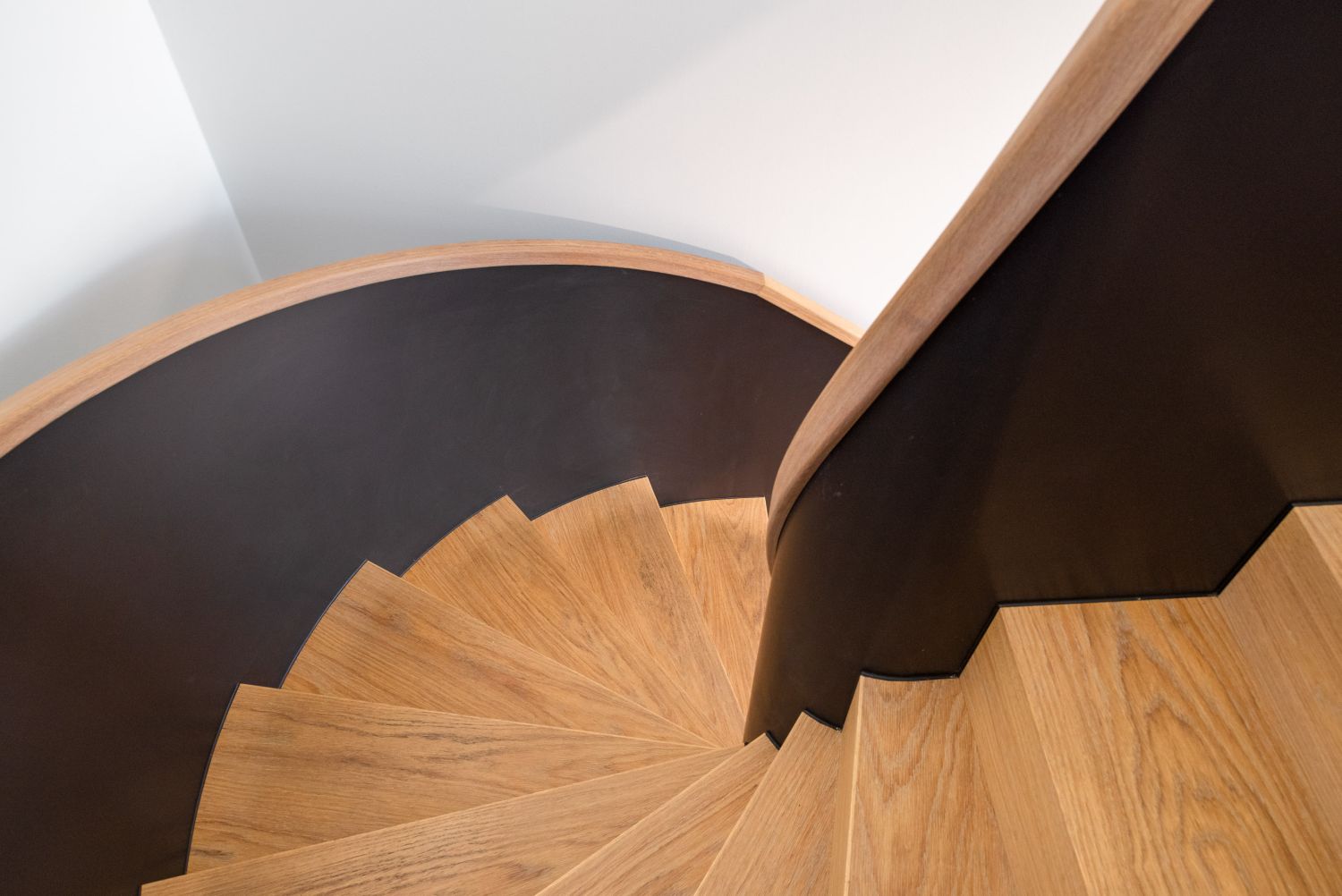 Neubau Uhrenmanufaktur Mauthe_Verwaltung und Halle Bild11 Stahltreppe Neubau Uhrenmanufaktur Mauthe_Verwaltung und Halle Bild11 Stahltreppe