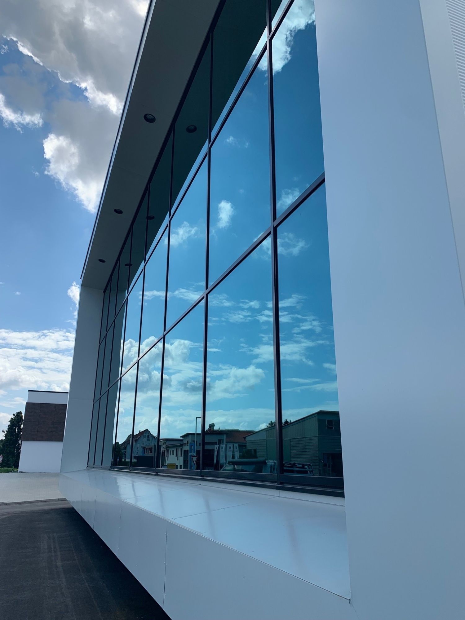 Glasfassade Ausschnitt Gewerbegebiet Glasfassade Ausschnitt Gewerbegebiet